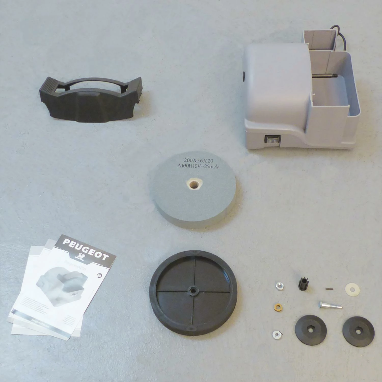 PEUGEOT - ENERGYGRIND-200 Aiguiseuse à Eau + Meule à Morfiler Puissance 90 W, Diamètre 200 Mm – Image 4